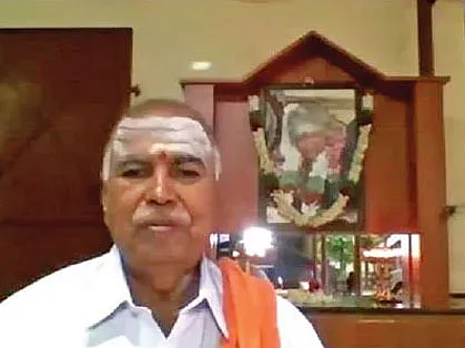 கார் வாங்கிய வெங்காய விவசாயி... பஞ்சகவ்யா கொடுத்த பரிசு!