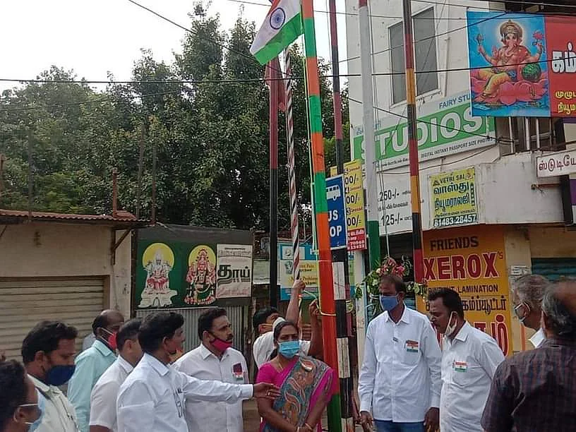 கோவை: `கட்சிக் கம்பத்தில் தேசியக்கொடி!' - பா.ஜ.க பிரமுகர்மீது வழக்கு பதிவு