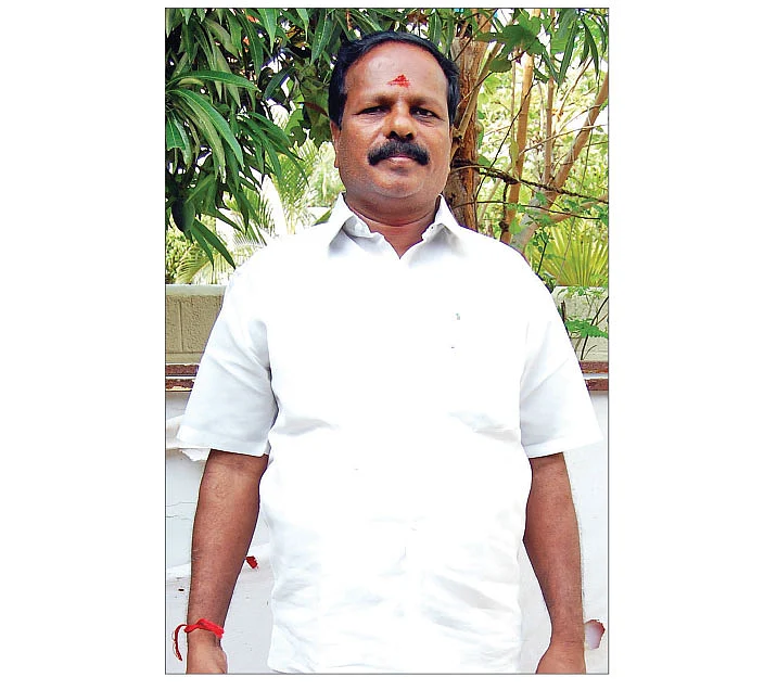 நாஞ்சில் முருகேசன்