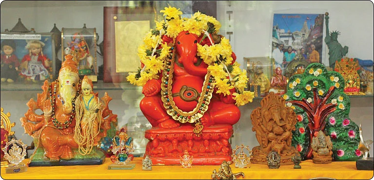 வீட்டுக்குள்ளேயே விநாயகர் உற்சவம்!