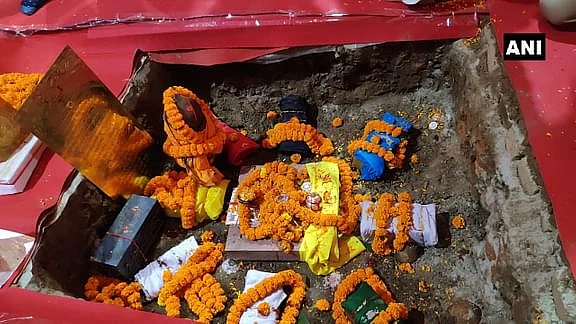 அயோத்தியில் பூமி பூஜை