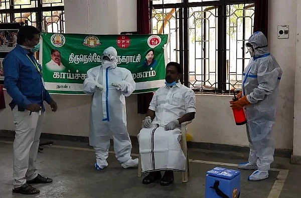 கொரோனா பரிசோதனை செய்துகொண்ட அரசியல்வாதிகள்
