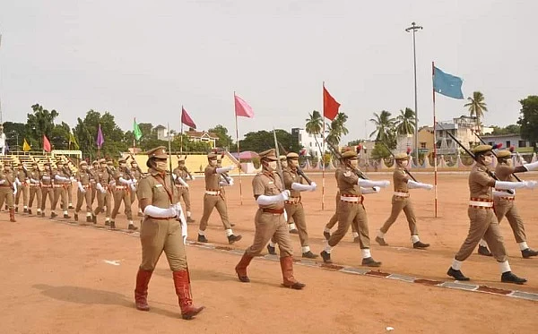காவல்துறை அணிவகுப்பு