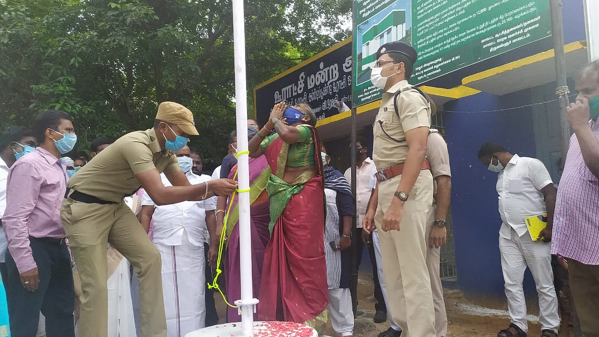 கொடியேற்றும் அமிர்தம்