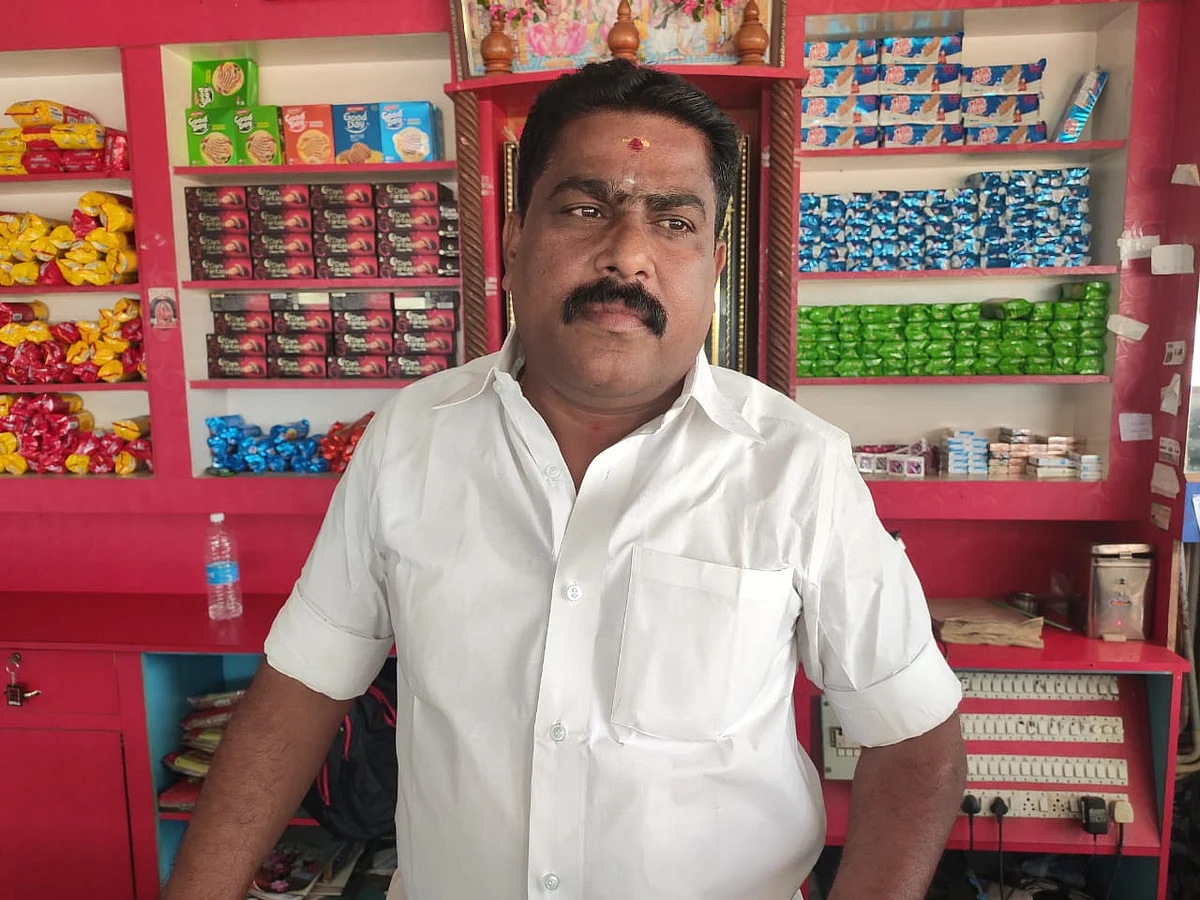 பேக்கரி உரிமையாளர் அசோகன்
