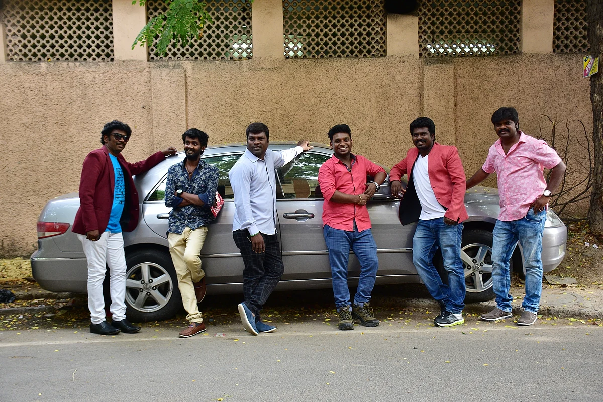 'கலக்கப்போவது யாரு?' டீமுடன் வடிவேல் பாலாஜி