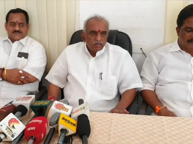 குமரி:`நயினார் நாகேந்திரன் கூறியதில் எந்தத் தவறும் இல்லை’ - இடைத்தேர்தல் குறித்து பொன்.ராதாகிருஷ்ணன்
