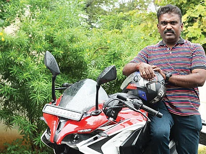 220 பல்ஸரைவிட ஸ்பீடா போகுது!