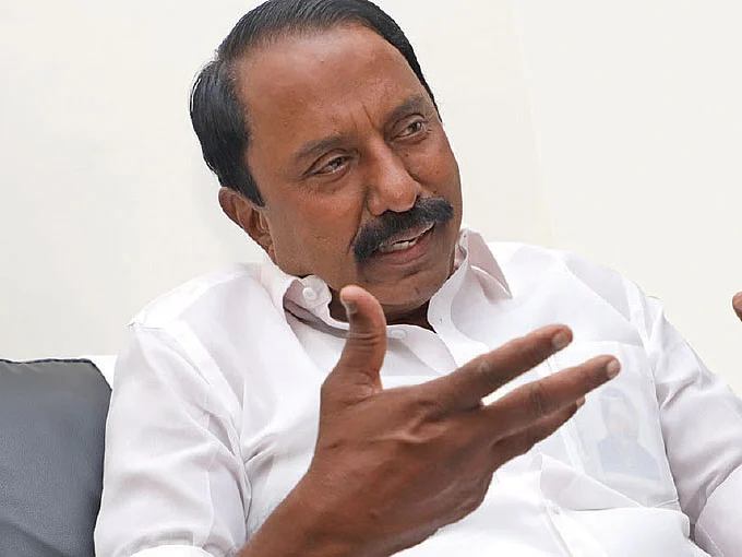 “ஓ.பி.எஸ்ஸும் இ.பி.எஸ்ஸும் மகிழ்ச்சியாக இருக்கிறார்கள்!”