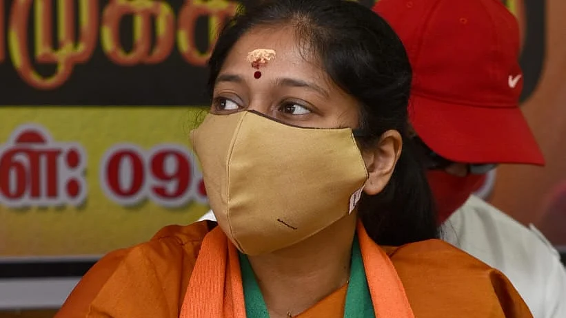 காயத்ரி ரகுராம்