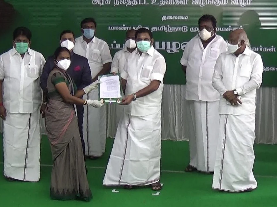 கல்வான் மோதலில் உயிரிழந்த ராணுவ வீரர் பழனியின் மனைவிக்கு அரசு வேலை! - பணி ஆணை வழங்கிய முதல்வர்