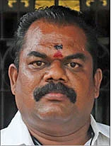 கழிப்பறை கபளீகரம்! - ஆர்.கே.நகர் அட்ராசிட்டி...