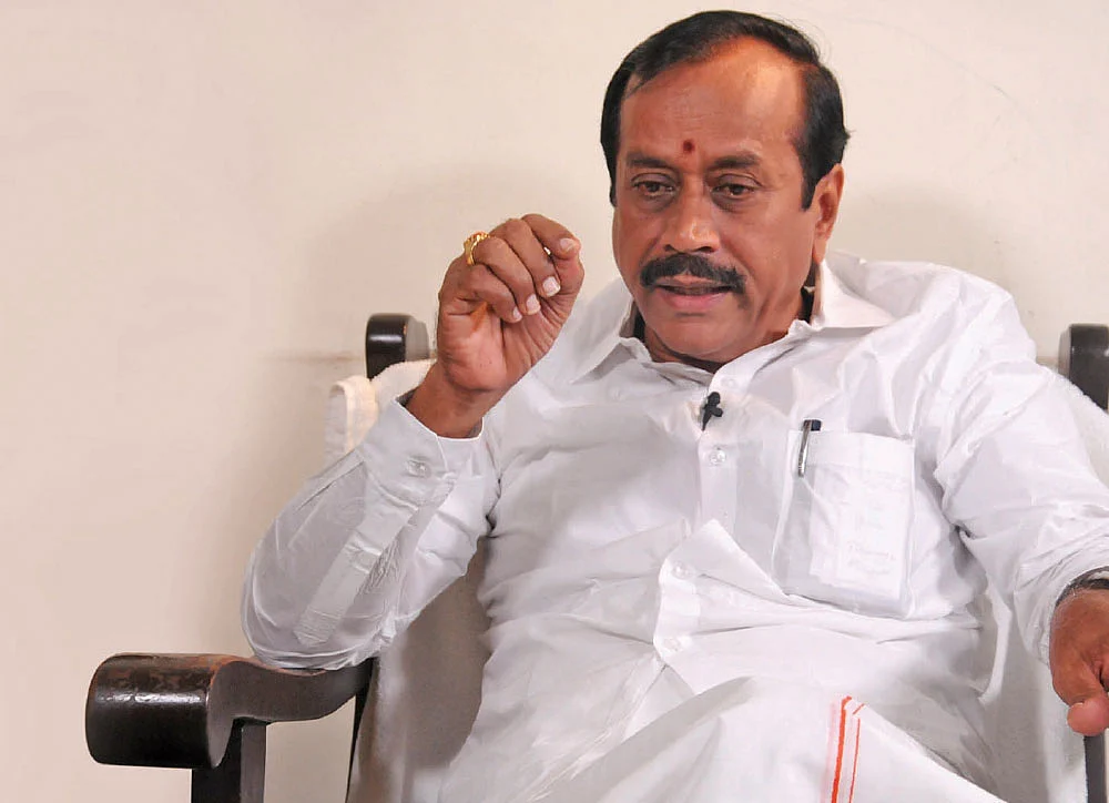 ``என்னைப் பற்றிப் பேச, இவர்களுக்கு எந்த உரிமையும் கிடையாது!" - ஹெச்.ராஜா பேட்டி