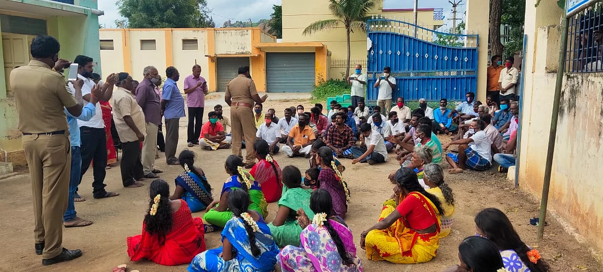 போலீஸார் பேச்சுவார்த்தை