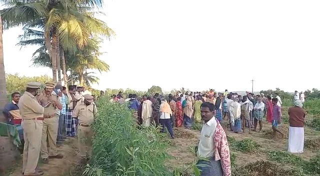 சோகத்தில் திரண்ட உறவினர்கள்