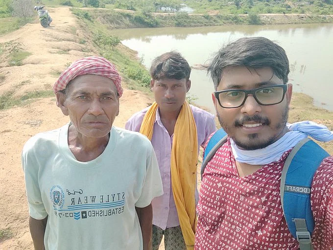 30 ஆண்டு உழைப்பில் 3 கி.மீ கால்வாய் வெட்டிய விவசாயி... டிராக்டர் பரிசளித்த ஆனந்த் மஹிந்திரா!