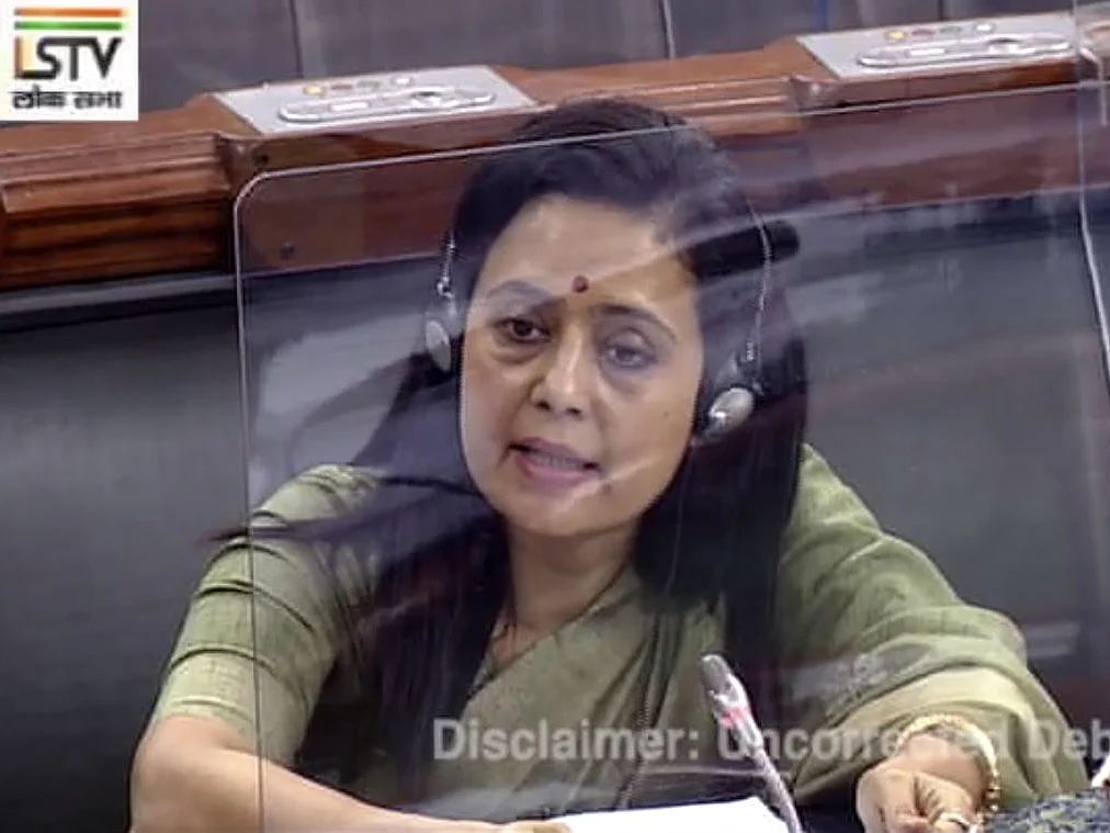 `பிஎம் கேர்' நிதி; வெளுத்து வாங்கிய எம்.பி மஹுவா மொய்த்ரா... பி.ஜே.பி-யின் பதில் என்ன?
