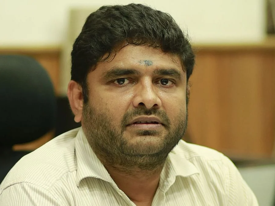 கோவிட்-19 சிகிச்சை மையத்திலிருந்து வீரபாபு விலகியது ஏன்? - விளக்கும் சென்னை ஆணையர்
