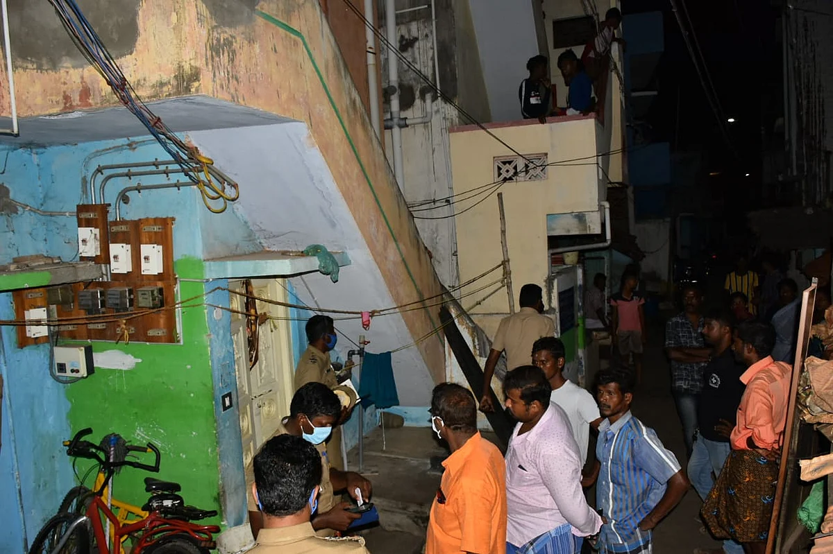 போலீஸ் விசாரணை