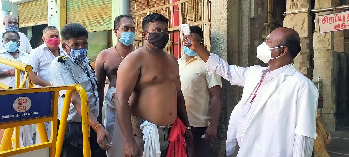 பக்தர்களுக்கு வெப்பநிலை கண்டறிதல்