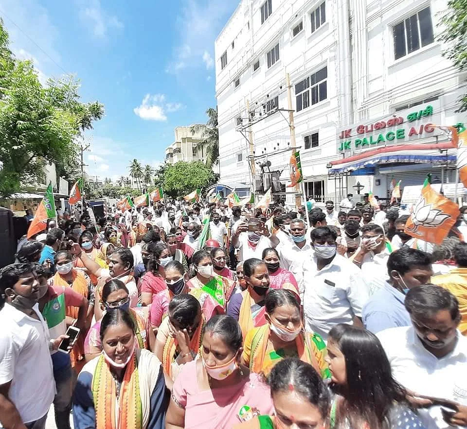 பா.ஜ.க-வினர் தாக்கப்பட்டதைக் கண்டித்து ஆர்ப்பாட்டம்