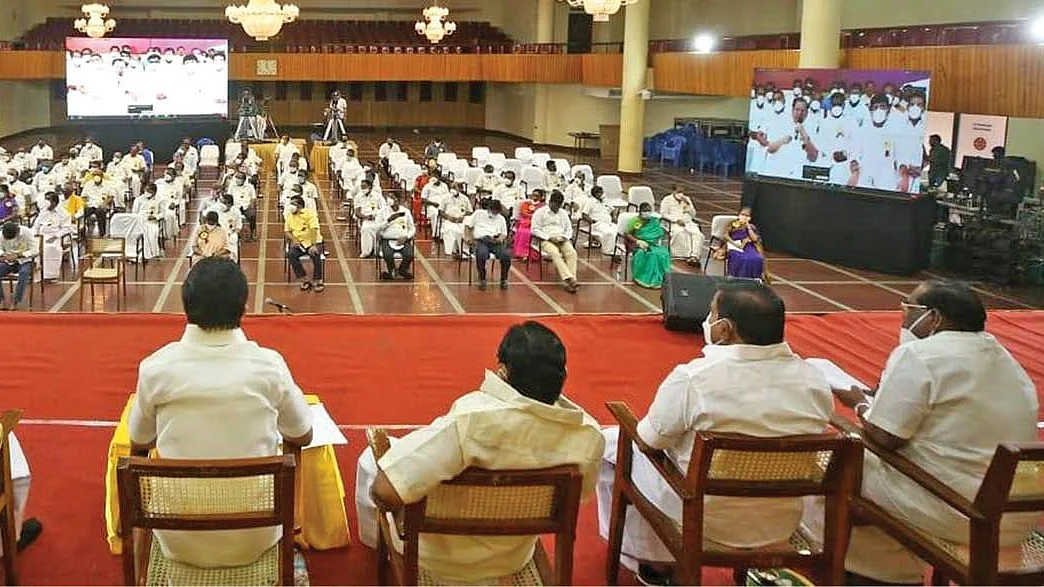 மிஸ்டர் கழுகு