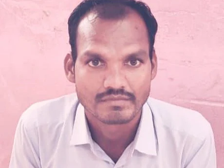 வேலூர்: `சிறப்பு வகுப்பு; வீட்டுக்கு வந்துடு!’ - மாணவியிடம் அத்துமீறிய பேராசிரியர்