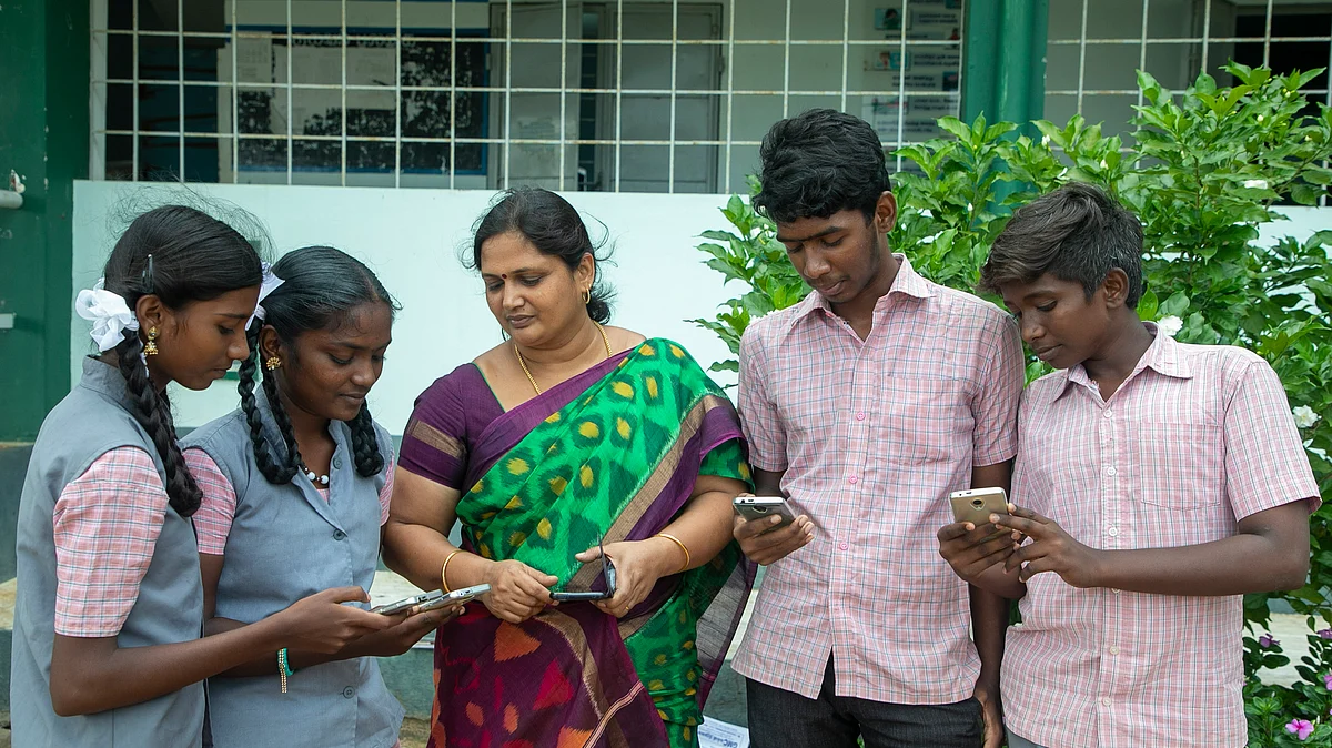 ஆசிரியர் பைரவி
