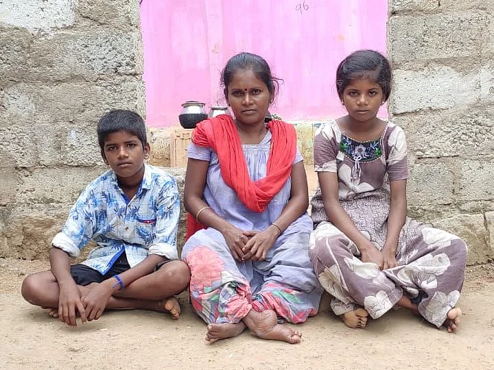 ``பழுதா போன மூணு சக்கர சைக்கிள சரிபண்ணக்கூட வழியில்ல!" - மாற்றுத்திறனாளி சரிதாவின் சோகம்
