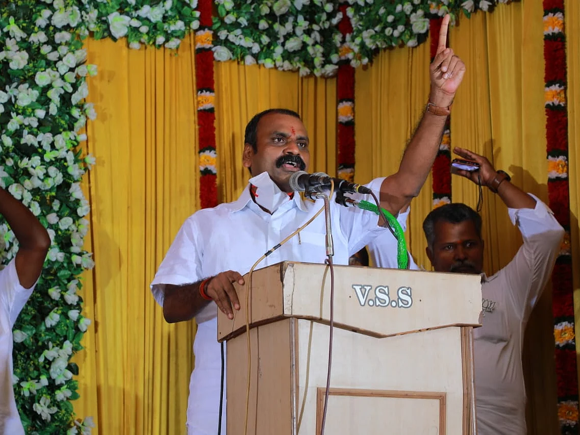 `ஸ்டாலின் நவீன தீண்டாமையைக் கடைப்பிடிக்கிறார்!' - பா.ஜ.க தலைவர் எல்.முருகன்
