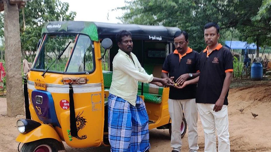 நெகிழவைத்த விகடன் வாசகர்கள்