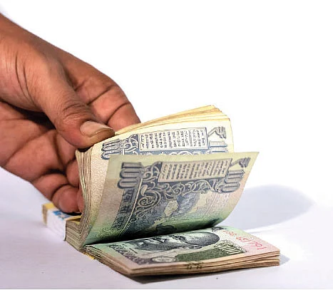 ஃபண்ட் கிளினிக் : 15 ஆண்டுகளில் ரூ.1.5 கோடி... எவ்வளவு முதலீடு..? - வழிகாட்டும் ஆலோசனை!