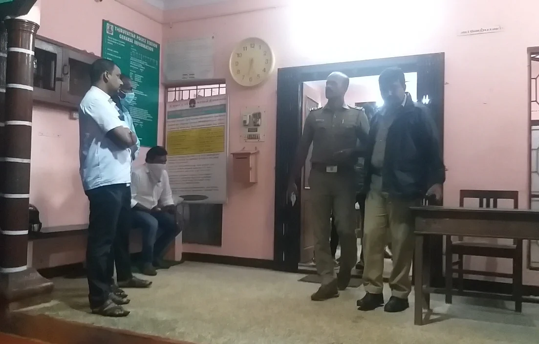 காவல் நிலையத்தில் விசாரணை