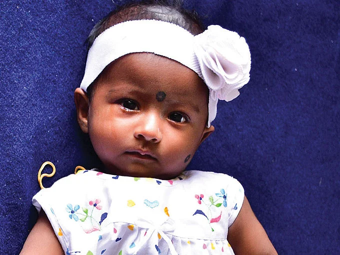 பேபி பாத்: இப்படித்தான் குளிப்பாட்டணும் குட்டிப் பாப்பாவை!
