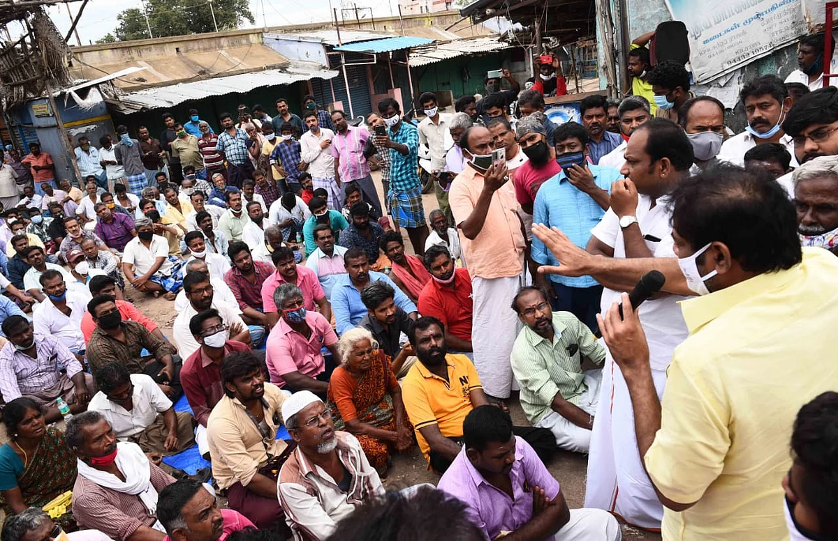 அதிகாரிகள் பேச்சுவார்த்தை