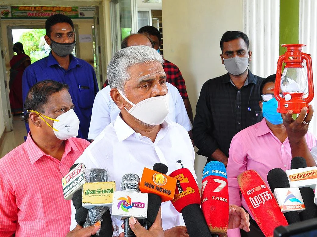 புதுச்சேரி: துக்கம் விசாரிக்கப்போன கல்வி அமைச்சர்! - திருப்பி அனுப்பிய காரைக்கால் மக்கள்!