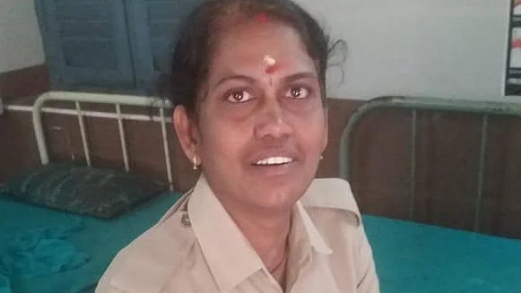 காயமடைந்த காவலர் மஞ்சுளா