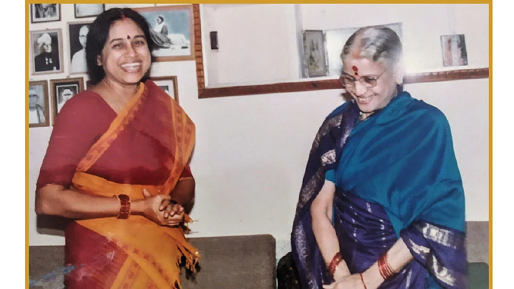 எம்.எஸ்.சுப்புலட்சுமி அம்மாவுடன் கௌரி ராம்நாராயணன்