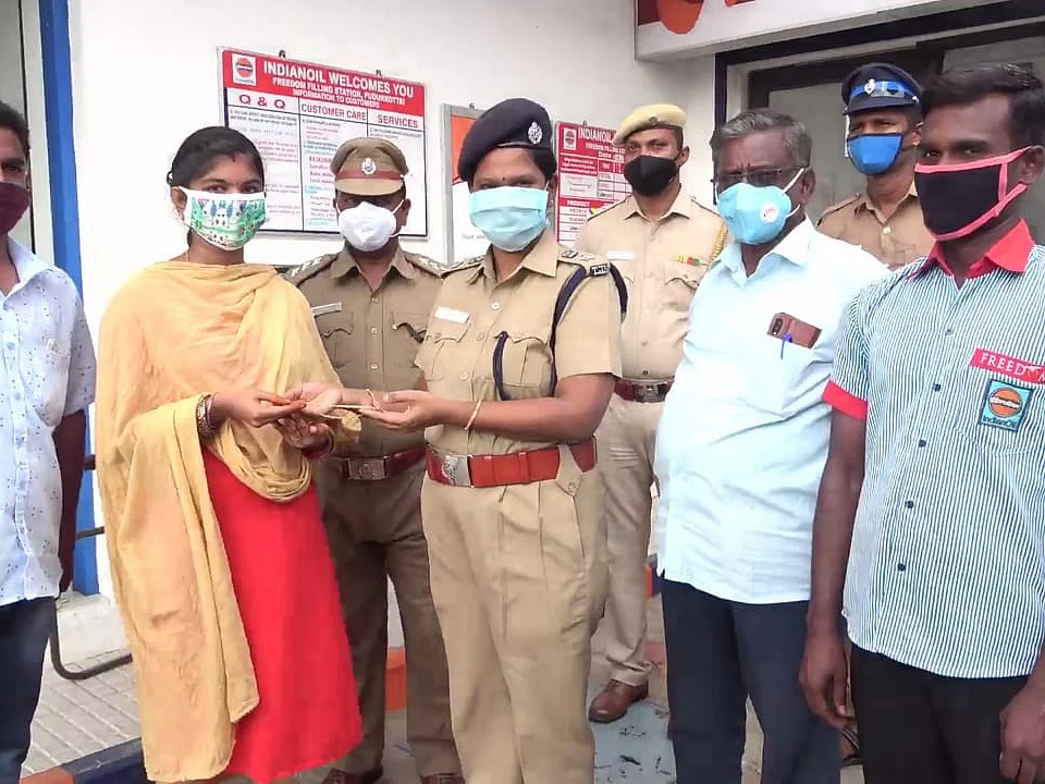 புதுக்கோட்டை: வாடிக்கையாளர் தவறவிட்ட தங்க செயின்! - கைதியின் நேர்மைக்குக் குவியும் பாராட்டு