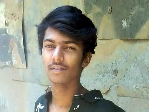 `என் மேல கை வைக்கிற அளவுக்கு வளந்துட்டியா!’ - சுத்தியலால் தம்பியைக் கொன்ற அண்ணன்