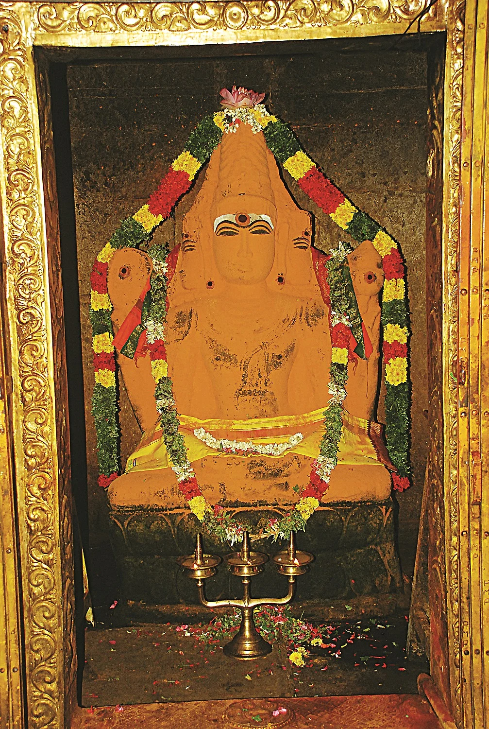 திருப்பட்டூர் பிரம்மனுக்கு மஞ்சள் காப்பு