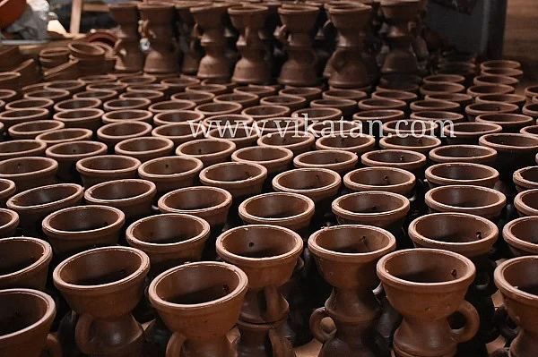 மண்பாண்டம் தயாரிப்புக் கூடம்