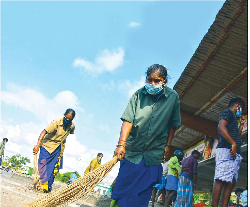 முன்களப் பணியாளர்களுக்கு ராயல் சல்யூட்!