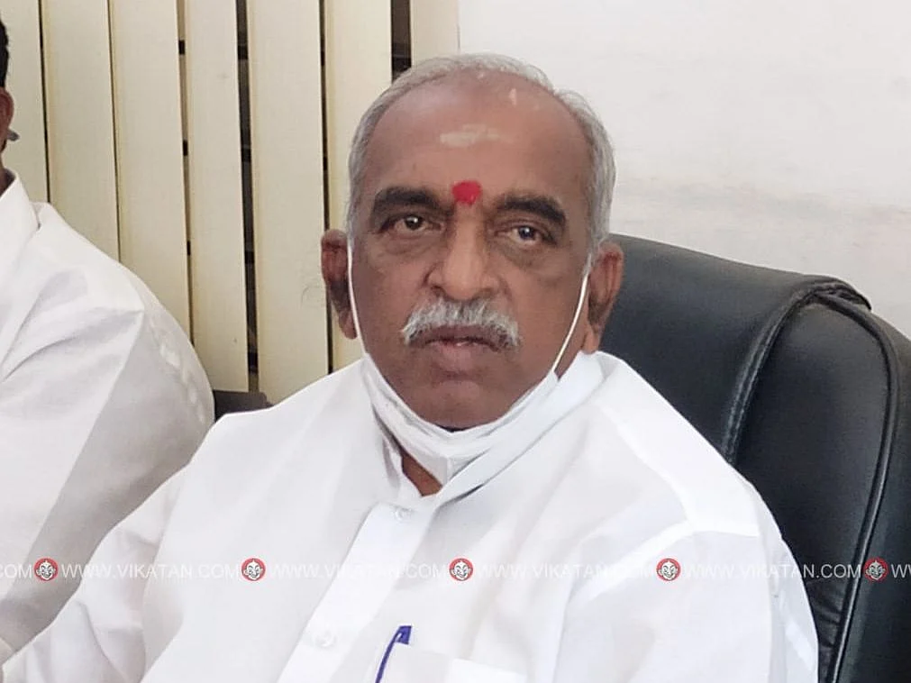 `சாமி வந்தால் ஆசாமிகள் வெளிப்பட்டுவிடுவார்களோ?’ - பினராயி விஜயனைச் சீண்டிய பொன்.ராதாகிருஷ்ணன்