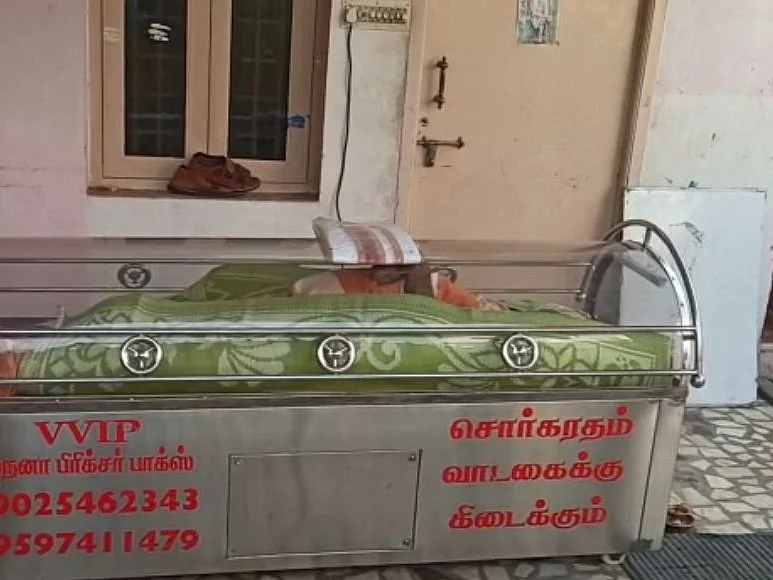 சேலம்: உயிருக்குப் போராடிய முதியவர்; ஃப்ரீஸரில்வைத்து சாவுக்காகக் காத்திருந்த சகோதரர்!