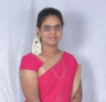 பட்டதாரிப் பெண் யாமினி