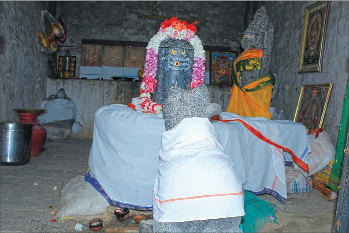 காத்திருக்கும் திருப்பணிகள்!