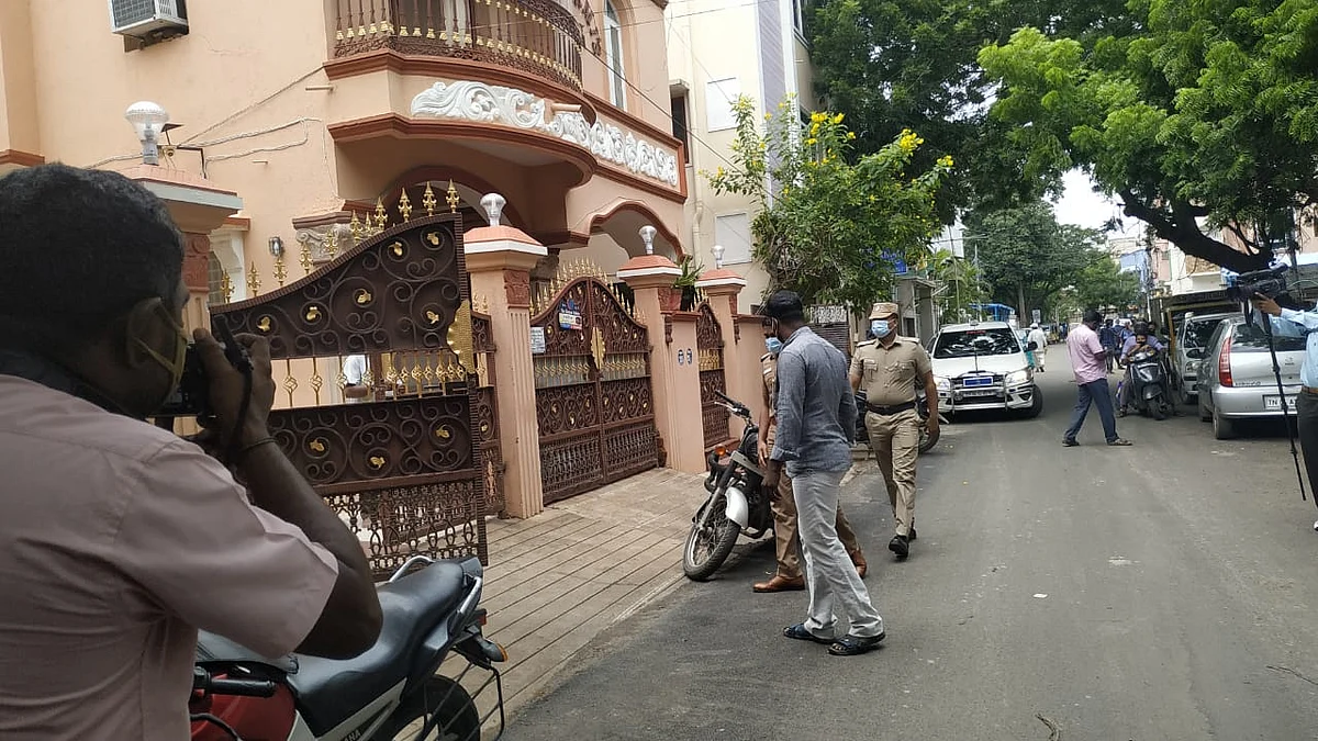 கொள்ளை நடந்த ஜுவல்லரி