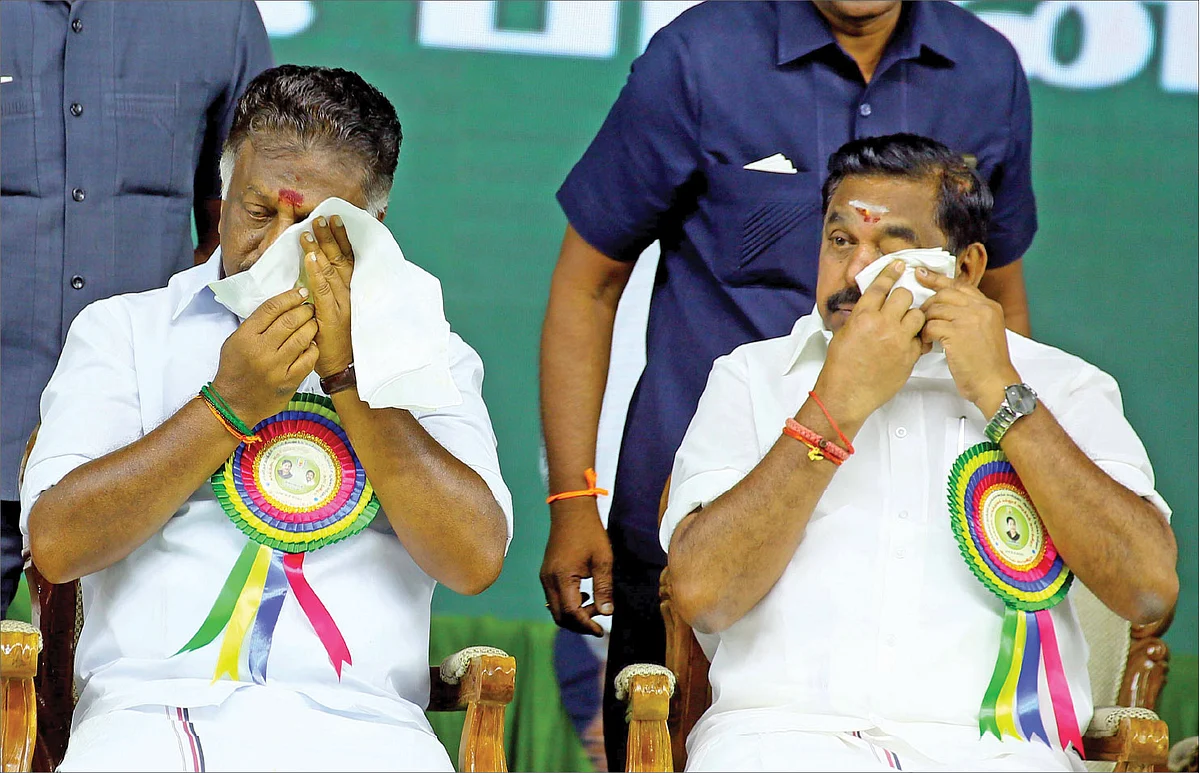 பன்னீர்செல்வம் - எடப்பாடி பழனிசாமி