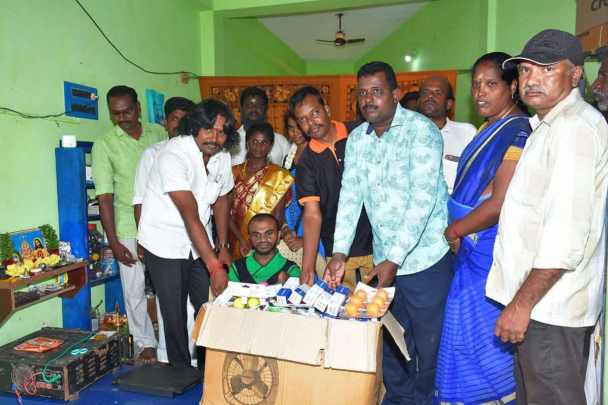மணிக்கு உதவி